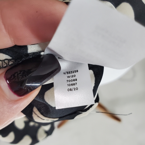 Ann Taylor Cinched Waist Heart Black/Cream Blouse Size M Free Wristlet - Picture 9 of 10